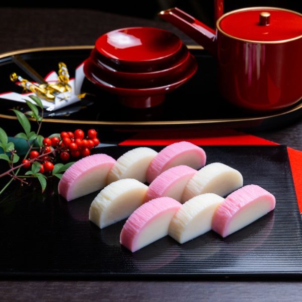 画像3: 萩かま（紅白）130gｘ8本【化粧箱入】（主原料：国産鮮魚エソ）　※12月限定販売　12月20日から12月29日まで発送可能 (3)