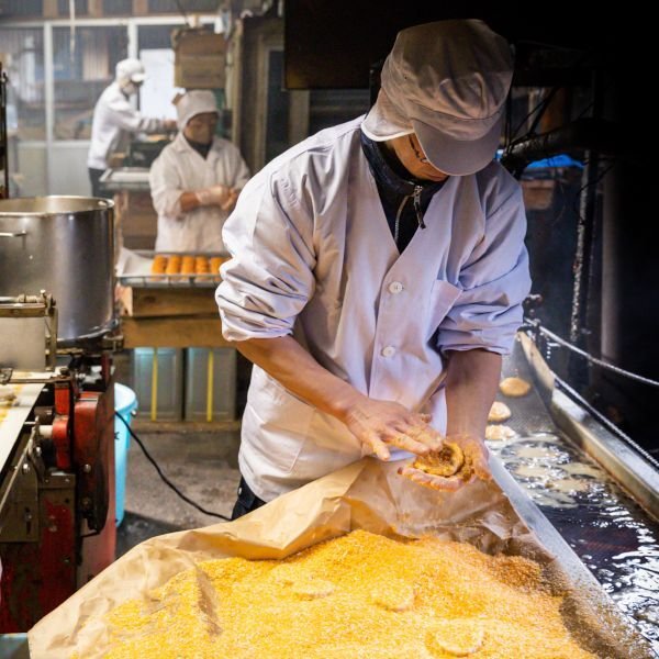 画像5: 萩ごぼう巻セット（萩かま130g 5本とお魚コロッケ3袋と萩ごぼう巻 2袋）【化粧箱入】リニューアル (5)